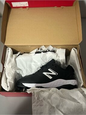 New Balance Women's Fresh Foam X Velo V3 Metal Softball Cleats Size 5 NWT